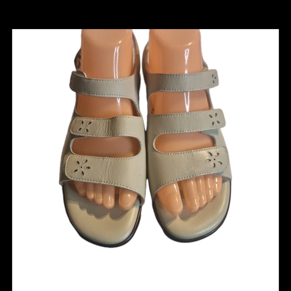 SAS Quatro Tripad Comfort Women's Tan Sandals. Size 8.5 M